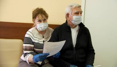 Московских пенсионеров лично проинформируют о вакцинации от COVID-19