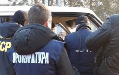 Взятка и хищение топлива: правоохранители задержали чиновника