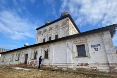 Новгородские следователи проводят проверку из-за падения купола собора