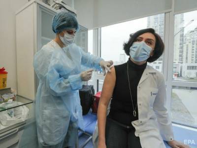Почти половина украинцев не готовы привиться от COVID-19, даже если вакцина будет бесплатной – опрос