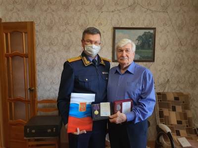 Руководитель Ульяновского следкома Сергей Михайлов поздравил с днём рождения ветерана следствия