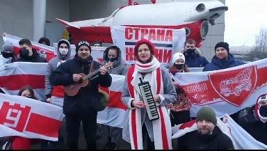 В Петербурге арестованы активисты за песню в поддержку протестов в Беларуси и Навального