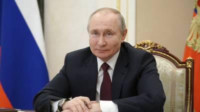 Путин предложил организовать песенный конкурс на русском языке