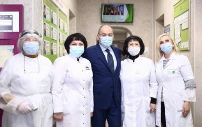 В Киеве начали прививки пожилых людей против коронавируса, – Степанов