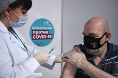Собянин: в Москве от коронавируса привито около 1 млн человек - Собянин