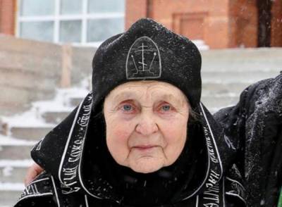 На двух пожилых монахинь — сторонниц экс-схиигумена Сергия составили протоколы