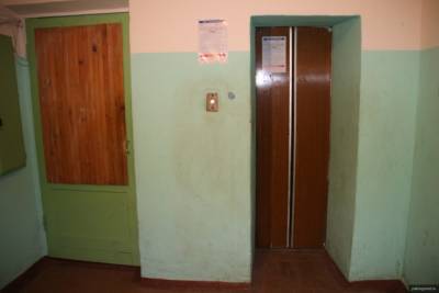 Новые лифты установят в доме на Юбилейной в Пскове