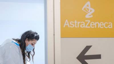 FT узнала о готовности AstraZeneca начать испытания назальной вакцины