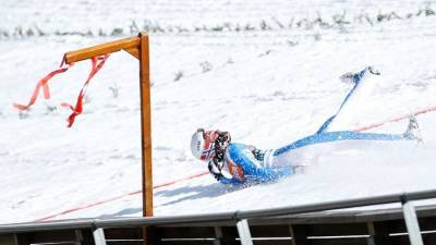 Норвежский спортсмен упал на лыжах с трамплина и попал в больницу