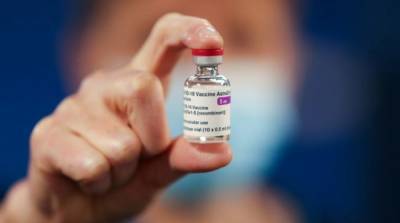 AstraZeneca проведет испытания вакцины в форме спрея