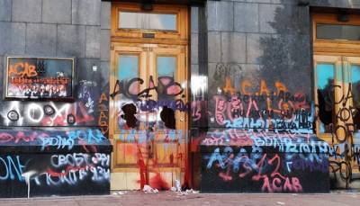 Погромы в Миннеаполисе, Париже, Бристоле и – в Киеве: общее и различное