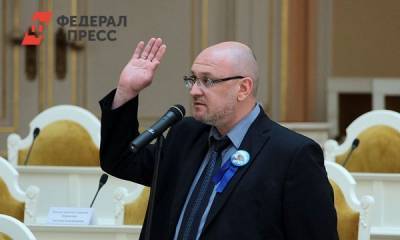 Скандальный петербургский депутат Резник нацелился на «Яблоко»