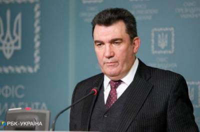 Данилов обвинил Оксану Марченко в снабжении нефтью российских танки в ОРДЛО. ВИДЕО