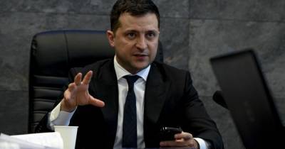 Зеленский подписал законы о налоговых и таможенных льготах для "инвестиционных нянь"