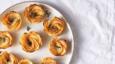 Красивый рецепт к Песаху: розочки из картофеля и бататов
