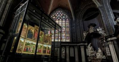 Знаменитый Гентский алтарь получил "дом" из пуленепробиваемого стекла за 30 миллионов евро