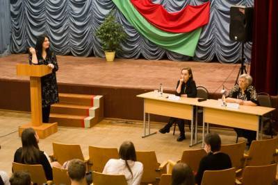 О политике, экономике и культуре: диалог в рамках проекта «ШАГ» прошел в школе №32 Гродно