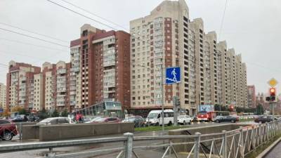 Движение по нескольким улицам Петербурга ограничат из-за ремонта дороги