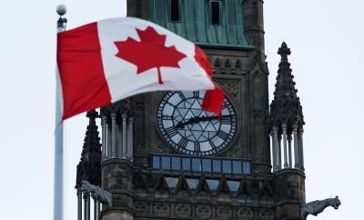Захарова пообещала Канаде жесткий ответ на санкции