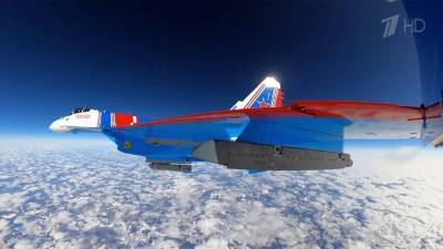 Впервые авиагруппы «Стрижи» и «Русские витязи» продемонстрировали мастерство в поражении целей