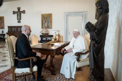Премьер-министр Украины встретился с Папой Римским: о чем говорили