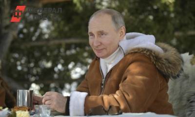 Жители Петербурга массово требуют дубленки «как у Путина»