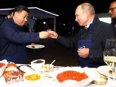 Россия и Китай: Отбиваться от международных хулиганов лучше «спина к спине»