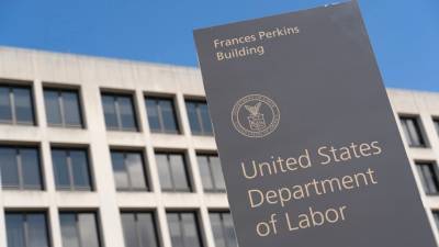 Минтруда США сообщило о резком сокращении числа заявок на пособие по безработице