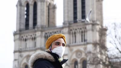Во Франции за сутки выявлено более 45 тысяч случаев коронавируса