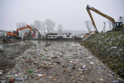 Венгрия не справляется с грандиозными массами мусора, приплывающих из Украины и Румынии