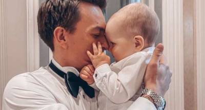 «Только наше с ним время»: Влад Топалов поделился трогательным фото с сыном, позируя в кровати