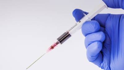 Роспотребнадзор раскрыл особенности «тройной защиты» вакцины «ЭпиВакКорона»