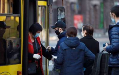 В Киеве изменили правила перевозки пассажиров в общественном транспорте