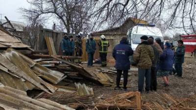 В Астрахани СКР проводит проверку по факту гибели мужчины при обрушении дома в поселке Свободный