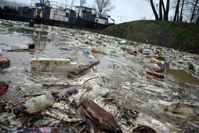 Посол Венгрии пожаловался на увеличившееся количество украинского мусора в Тиме