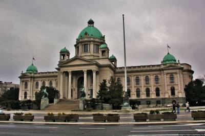 Парламент Сербии почтил память жертв агрессии НАТО в Югославии