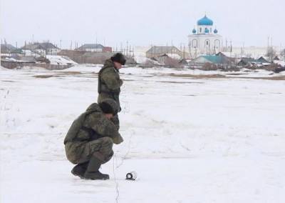 В Челябинской области военные начали подрыв льда на реках для предотвращения паводка