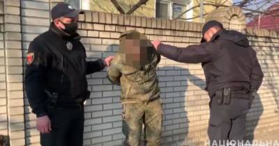 Угрожал убить: в Одесской области задержали мужчину, который приставал к людям и наводил на них оружие
