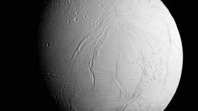 На спутнике Сатурна нашли океан с бурными течениями