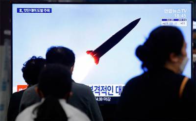 Северная Корея заявила в пятницу, что днем ранее провела испытательные пуски двух новых тактических управляемых ракет