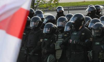 В Беларуси более 100 человек осудили за насилие против силовиков или угрозы им