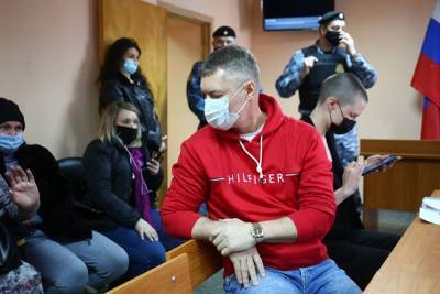 Суд назначил Ройзману еще один штраф за участие в акции в поддержку Навального