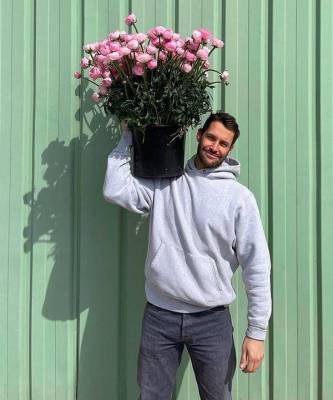 Цветы от Жакмюса: дизайнер открыл цветочный магазин