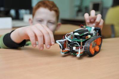 В петербургских школах откроют технологические кружки по модели НТИ