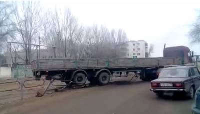 Автохам на грузовике устроил переполох в Астрахани