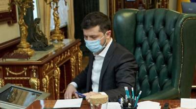 Зеленский подписал сразу 2 закона о налоговых льготах для крупных инвесторов
