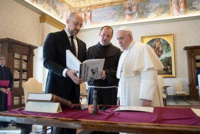 Папа Римский принял Шмыгаля в Ватикане