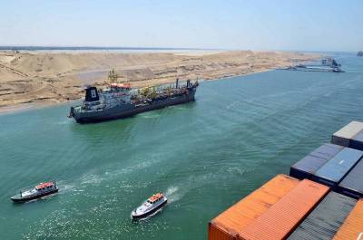 Эксперты: закрытие Суэцкого канала подрывает всю мировую торговлю