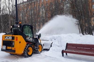 С Мурманских улиц за сутки вывезено более 13 тысяч кубометров снега
