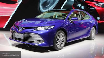 Toyota начала продажи обновленного седана Toyota Camry в России